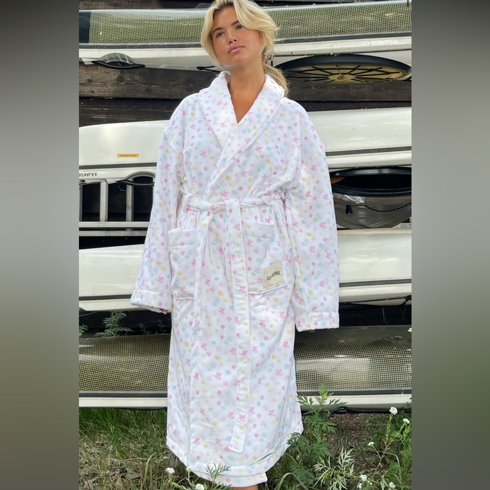 Djerf Avenue Summer Field Robe M-L BNWT